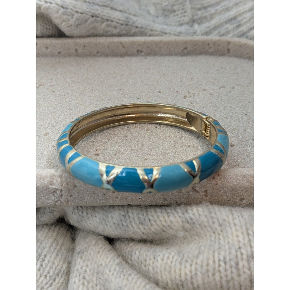 Faux Turquoise Colored Bangle Bracelet In Gold Tone Hinged Enamel Classic Layer
